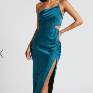 NWT  Showpo. Jaylani Midi Dress